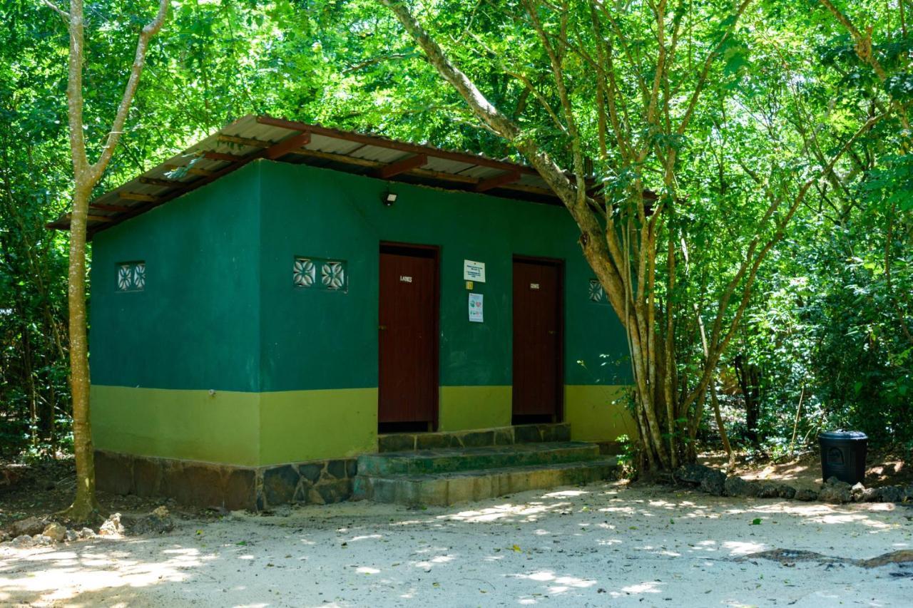Firefly Eco Retreat Villa Shimoni ภายนอก รูปภาพ