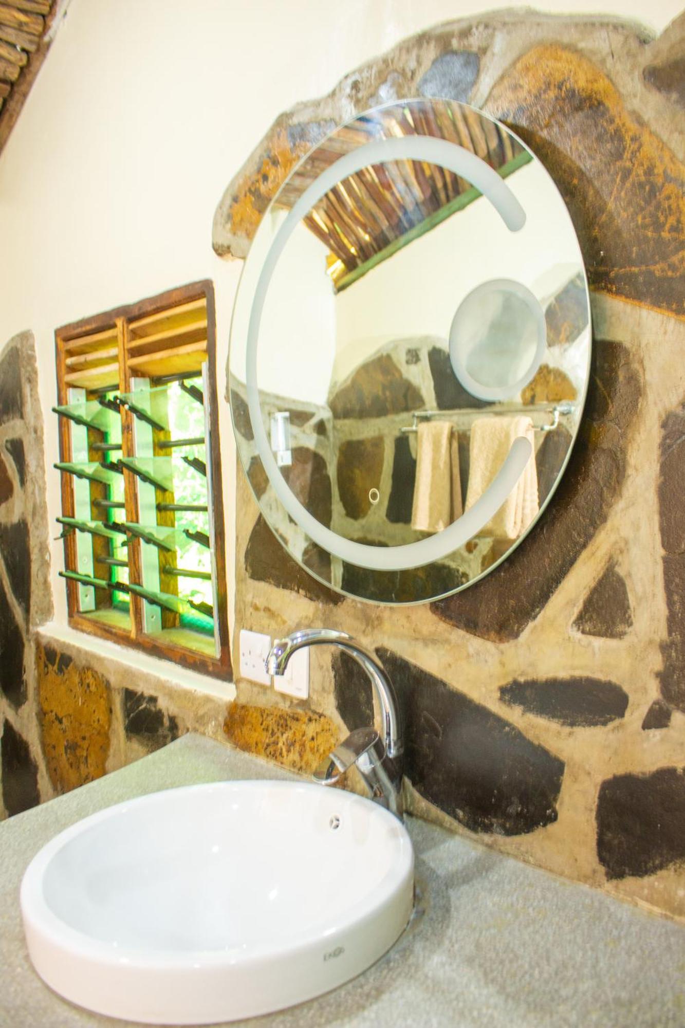 Firefly Eco Retreat Villa Shimoni ภายนอก รูปภาพ